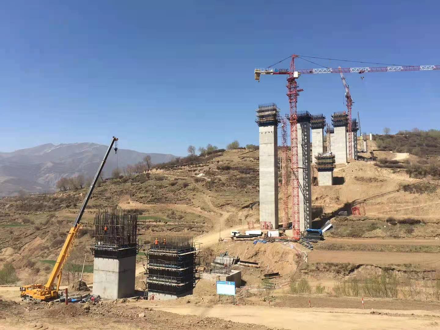 春巡施工現(xiàn)場.jpg 春巡施工現(xiàn)場.jpg