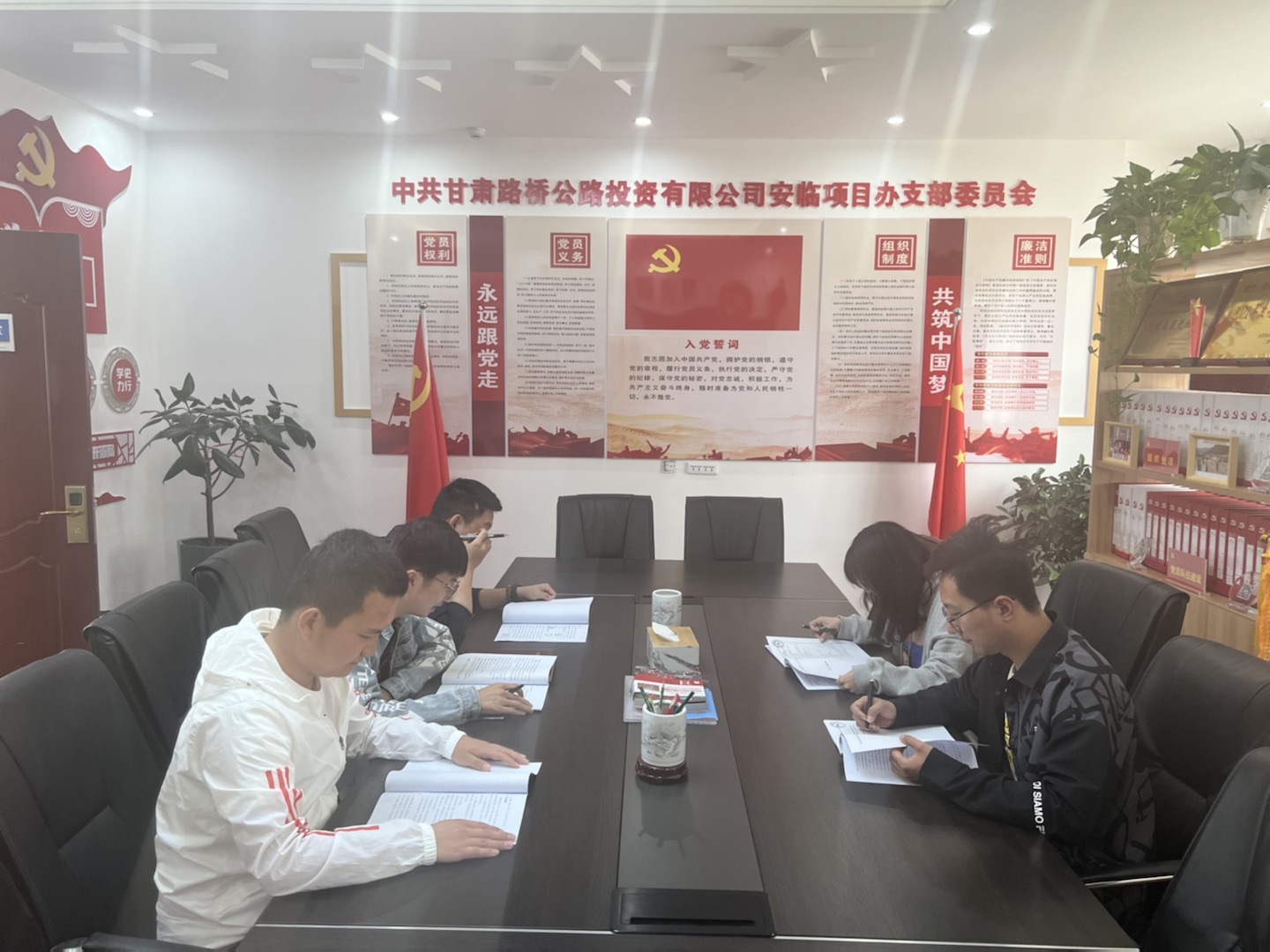 8bdd5d27-a1c3-4668-b9cd-6dcbf9e495a2(1).jpg 8bdd5d27-a1c3-4668-b9cd-6dcbf9e495a2(1).jpg