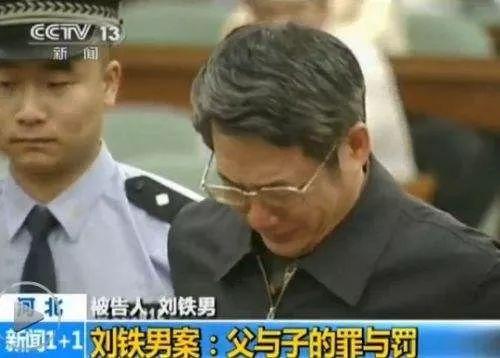 保時捷女車主一巴掌，童所長被免職，被“坑”的丈夫冤不冤？